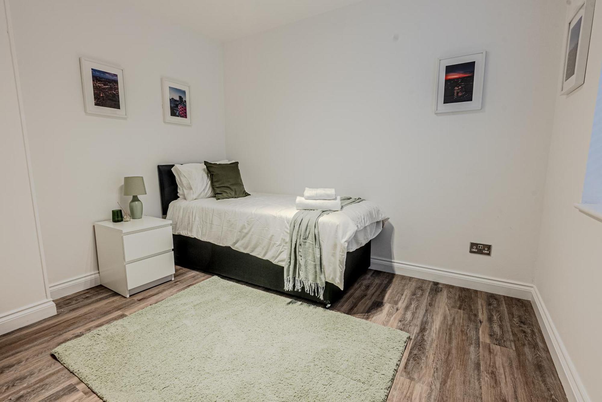 Stunning Three Bedroom Townhouse In The Jewellery Quarter, Birmingham City Centre Sleeps 5- Free Parking Exteriér fotografie